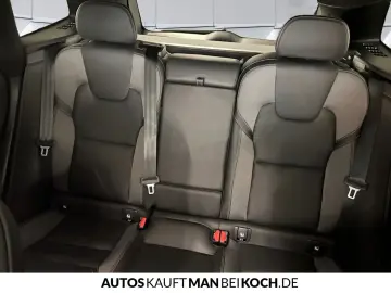 VOLVO XC60 B5 B AWD Plus Dark ACC BLIS V-LED 4xSHz H&K