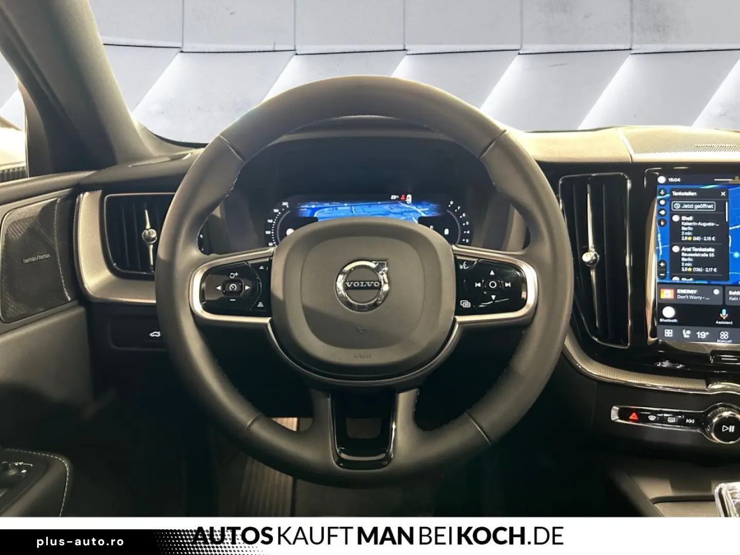 VOLVO XC60 B5 B AWD Plus Dark ACC BLIS V-LED 4xSHz H&K