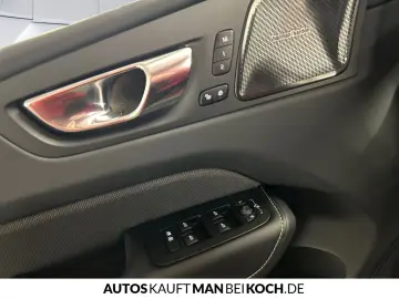VOLVO XC60 B5 B AWD Plus Dark ACC BLIS V-LED 4xSHz H&K