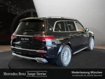 Mercedes-Benz GLS600 Maybach First-Class Fond