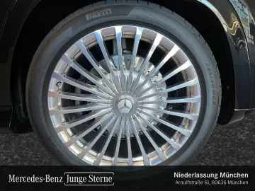 Mercedes-Benz GLS600 Maybach First-Class Fond