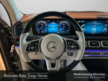 Mercedes-Benz GLS600 Maybach First-Class Fond