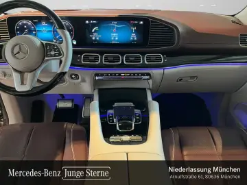 Mercedes-Benz GLS600 Maybach First-Class Fond