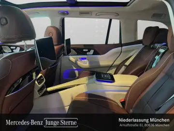 Mercedes-Benz GLS600 Maybach First-Class Fond