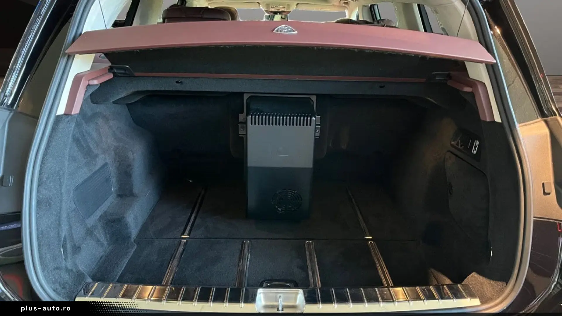 Mercedes-Benz GLS600 Maybach First-Class Fond
