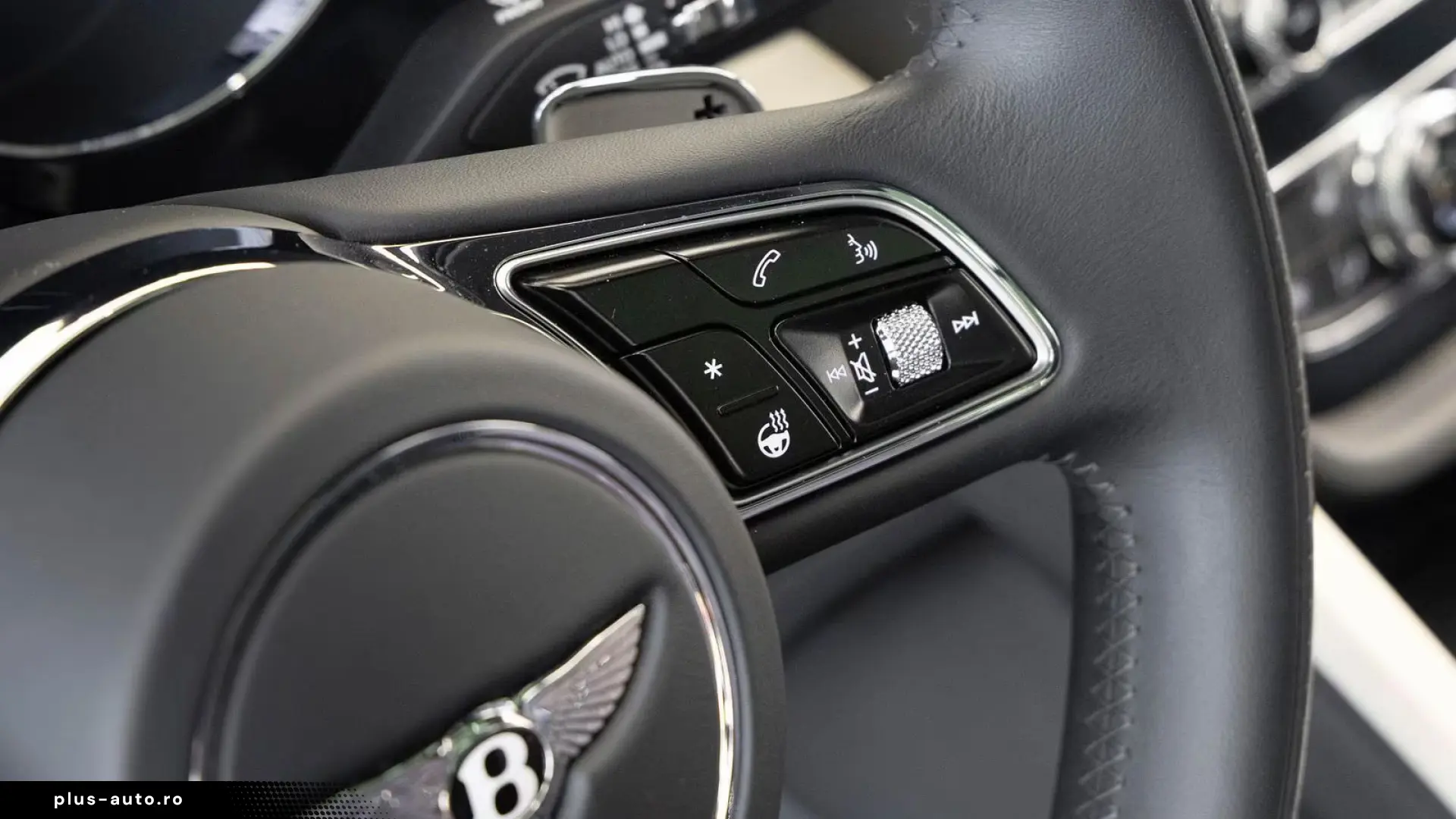 Bentley Bentayga EWB Mulliner von BENTLEY