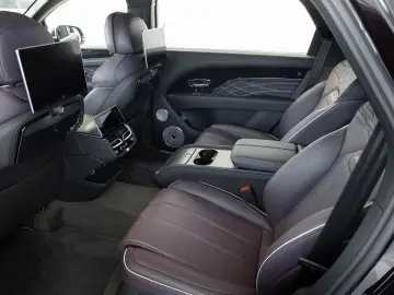 Bentley Bentayga EWB Mulliner von BENTLEY