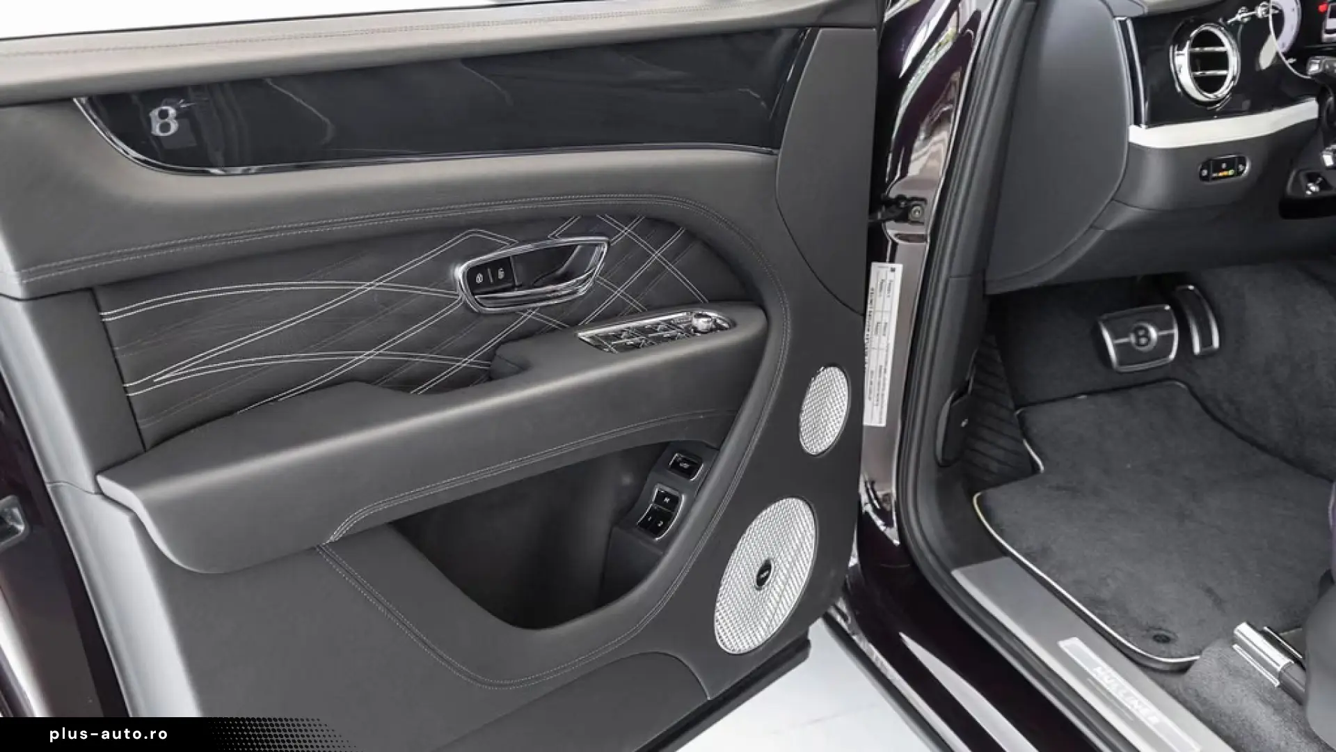 Bentley Bentayga EWB Mulliner von BENTLEY