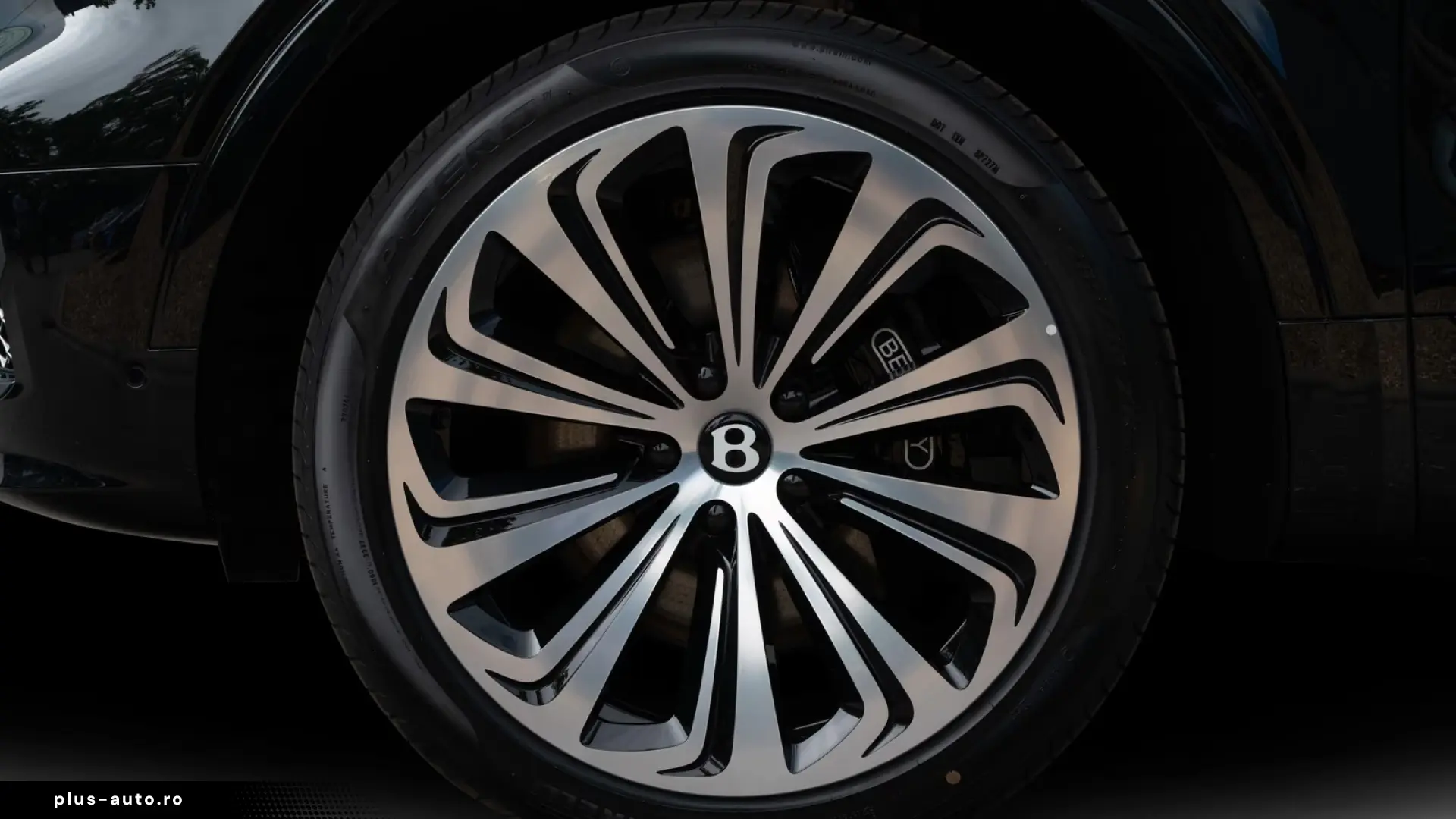 Bentley Bentayga V8 EWB Azure V8  AirlineSeatSpec