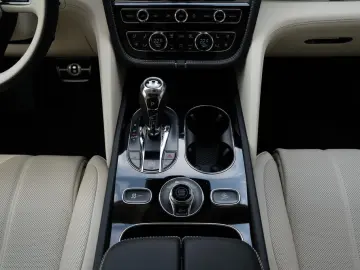 Bentley Bentayga V8 EWB Azure V8  AirlineSeatSpec