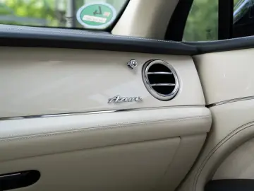 Bentley Bentayga V8 EWB Azure V8  AirlineSeatSpec