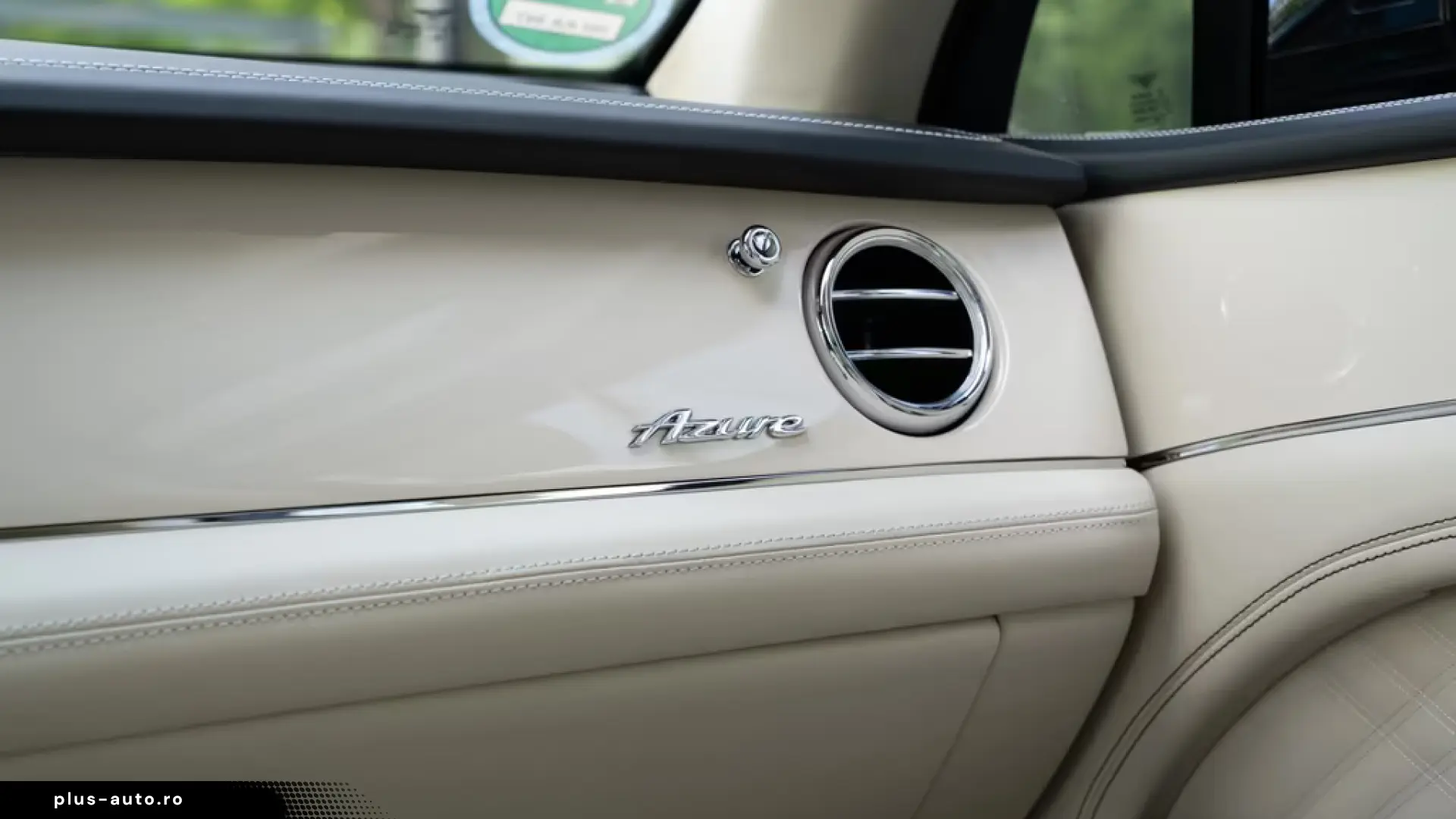 Bentley Bentayga V8 EWB Azure V8  AirlineSeatSpec