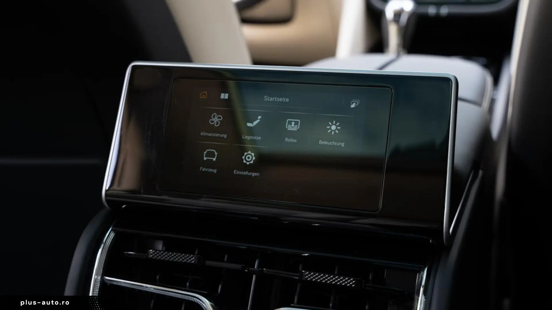 Bentley Bentayga V8 EWB Azure V8  AirlineSeatSpec