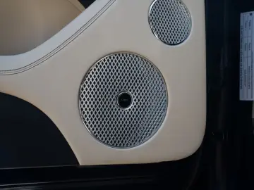 Bentley Bentayga V8 EWB Azure V8  AirlineSeatSpec