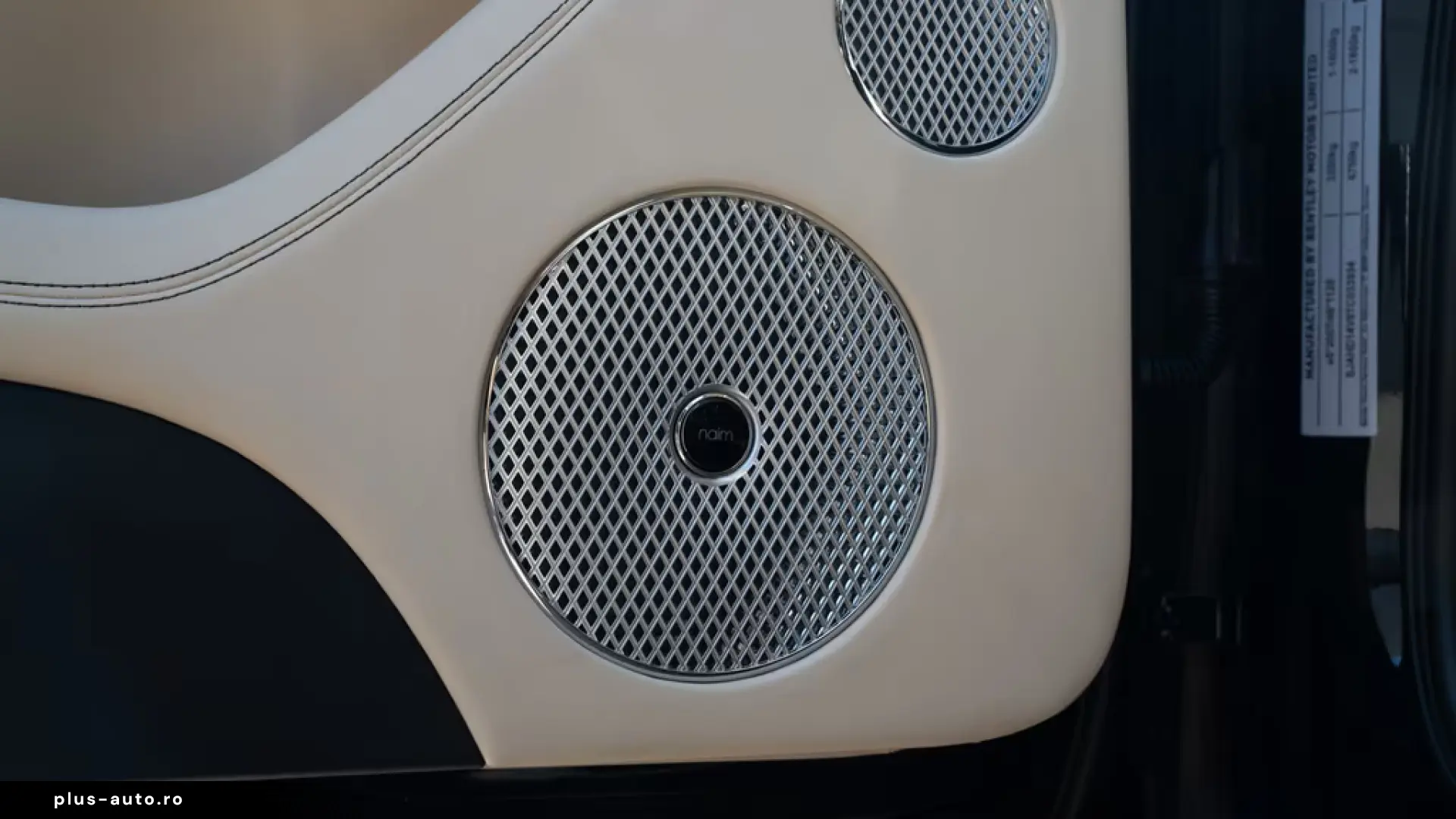 Bentley Bentayga V8 EWB Azure V8  AirlineSeatSpec