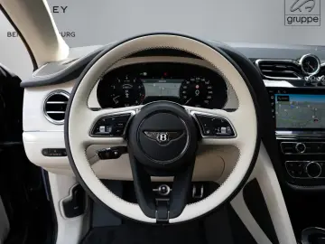 Bentley Bentayga V8 EWB Azure V8  AirlineSeatSpec