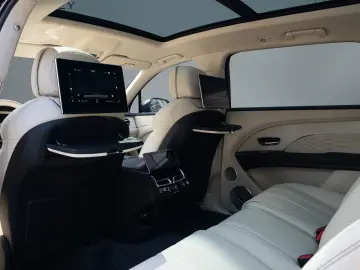 Bentley Bentayga V8 EWB Azure V8  AirlineSeatSpec