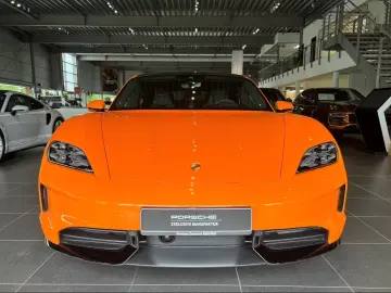 Porsche Taycan GTS Pastel Orange Soft-Close