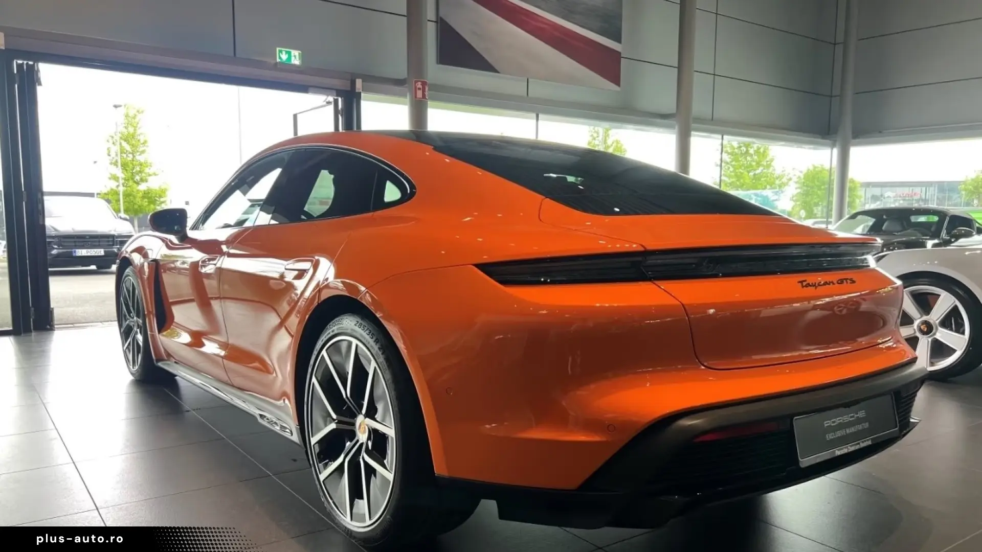 Porsche Taycan GTS Pastel Orange Soft-Close