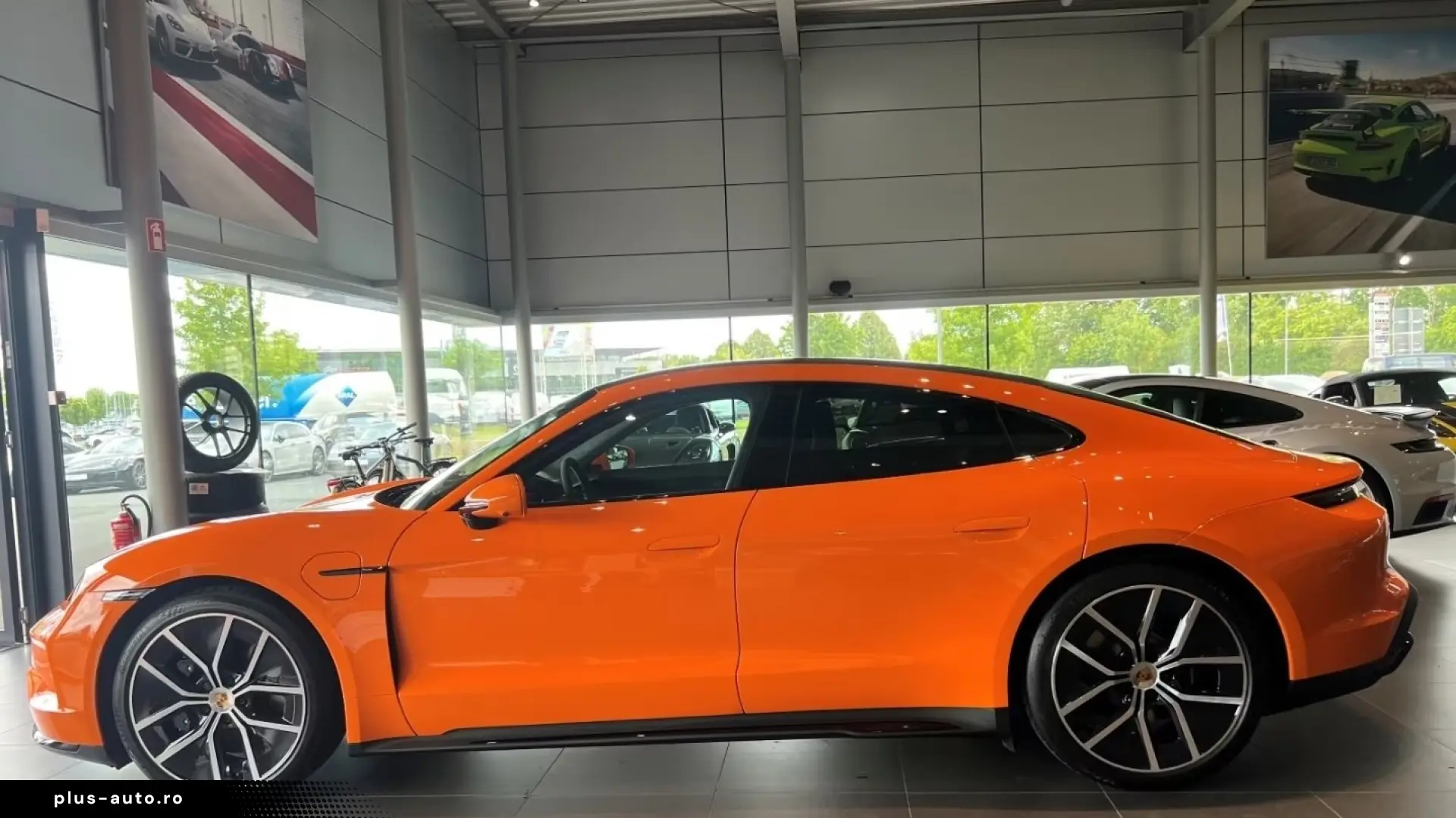 Porsche Taycan GTS Pastel Orange Soft-Close