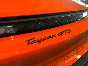 Porsche Taycan GTS Pastel Orange Soft-Close