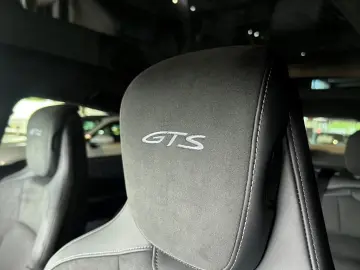 Porsche Taycan GTS Pastel Orange Soft-Close