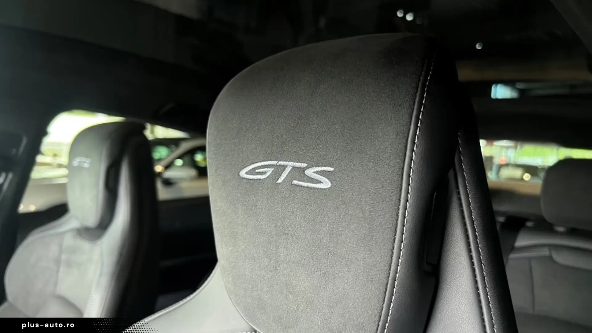 Porsche Taycan GTS Pastel Orange Soft-Close