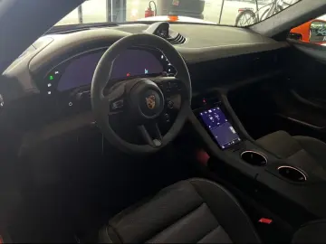 Porsche Taycan GTS Pastel Orange Soft-Close
