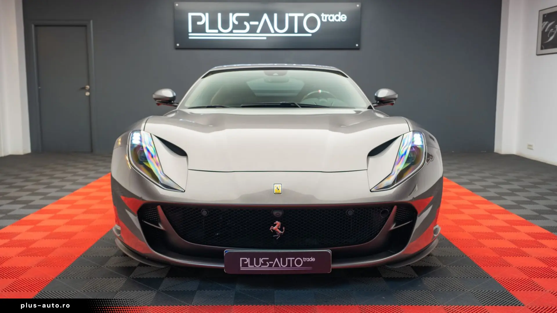 Ferrari 812 6.5 V12 Superfast DCT F1