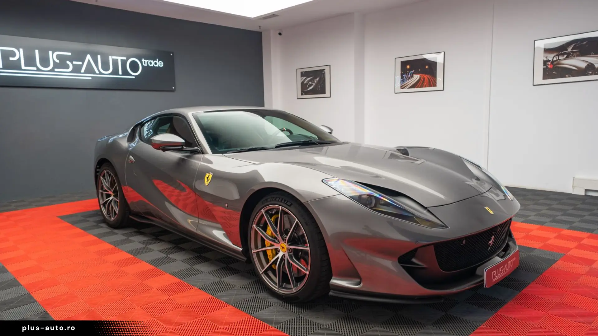 Ferrari 812 6.5 V12 Superfast DCT F1