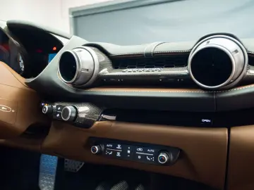 Ferrari 812 6.5 V12 Superfast DCT F1