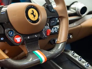 Ferrari 812 6.5 V12 Superfast DCT F1