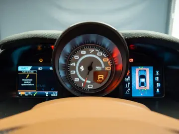 Ferrari 812 6.5 V12 Superfast DCT F1