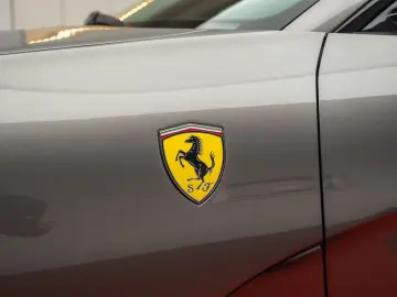 Ferrari 812 6.5 V12 Superfast DCT F1