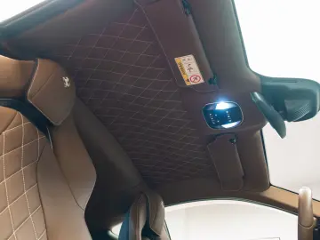 Ferrari 812 6.5 V12 Superfast DCT F1