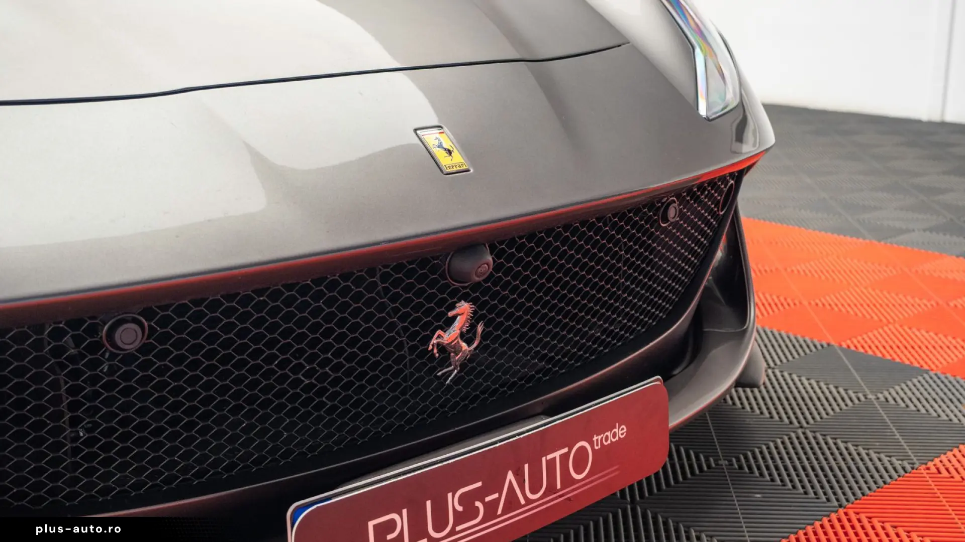 Ferrari 812 6.5 V12 Superfast DCT F1
