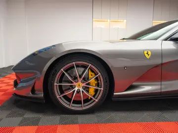 Ferrari 812 6.5 V12 Superfast DCT F1