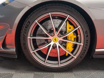 Ferrari 812 6.5 V12 Superfast DCT F1