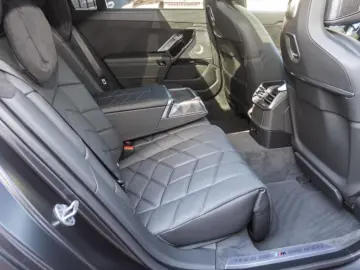 BMW 740 i M Sport - LIVRARE IMEDIATA!!