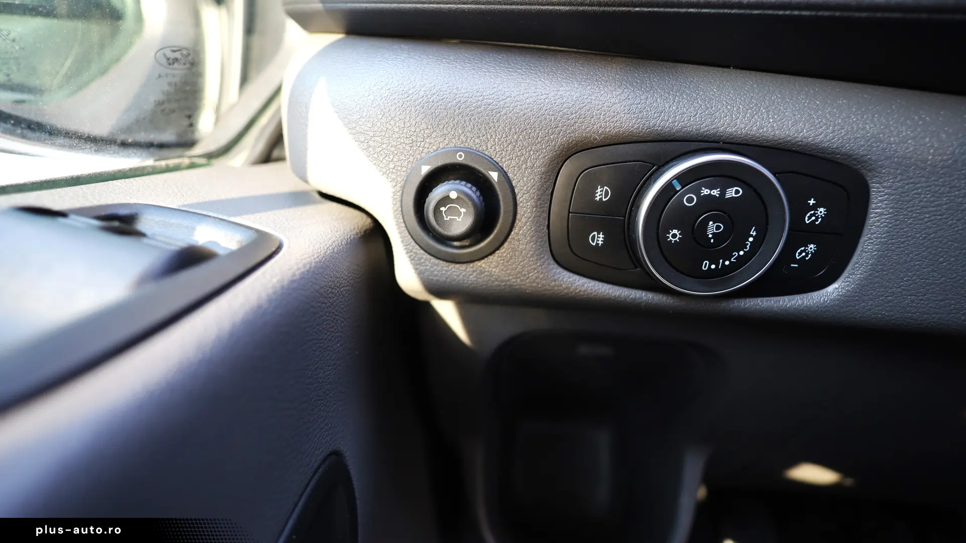 FORD TRANSIT L2H2 8 1 LOCURI 2.0D 105 CP