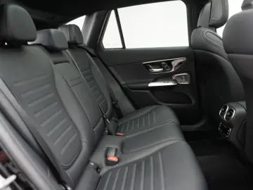MERCEDES-BENZ GLC 300 4Matic 9G-T AMG Leder HUD Dist…