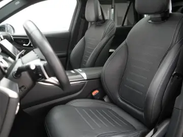 MERCEDES-BENZ GLC 300 4Matic 9G-T AMG Leder HUD Dist…