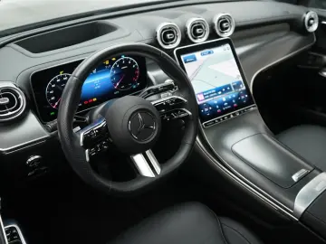 MERCEDES-BENZ GLC 300 4Matic 9G-T AMG Leder HUD Dist…