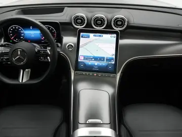 MERCEDES-BENZ GLC 300 4Matic 9G-T AMG Leder HUD Dist…