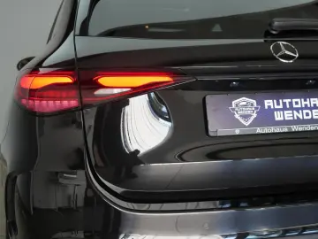 MERCEDES-BENZ GLC 300 4Matic 9G-T AMG Leder HUD Dist…