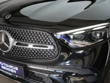 MERCEDES-BENZ GLC 300 4Matic 9G-T AMG Leder HUD Dist…