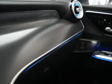 MERCEDES-BENZ GLC 300 4Matic 9G-T AMG Leder HUD Dist…