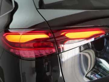MERCEDES-BENZ GLC 300 4Matic 9G-T AMG Leder HUD Dist…