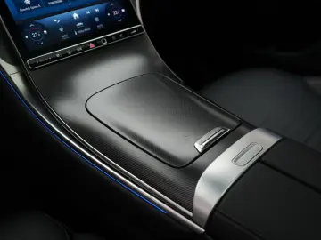 MERCEDES-BENZ GLC 300 4Matic 9G-T AMG Leder HUD Dist…