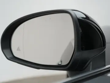 MERCEDES-BENZ GLC 300 4Matic 9G-T AMG Leder HUD Dist…